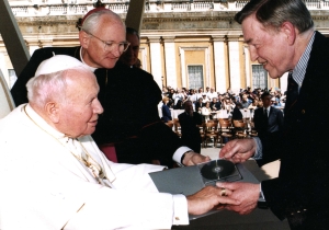 carlstedt presenting the Mass to His Holyness the Pope